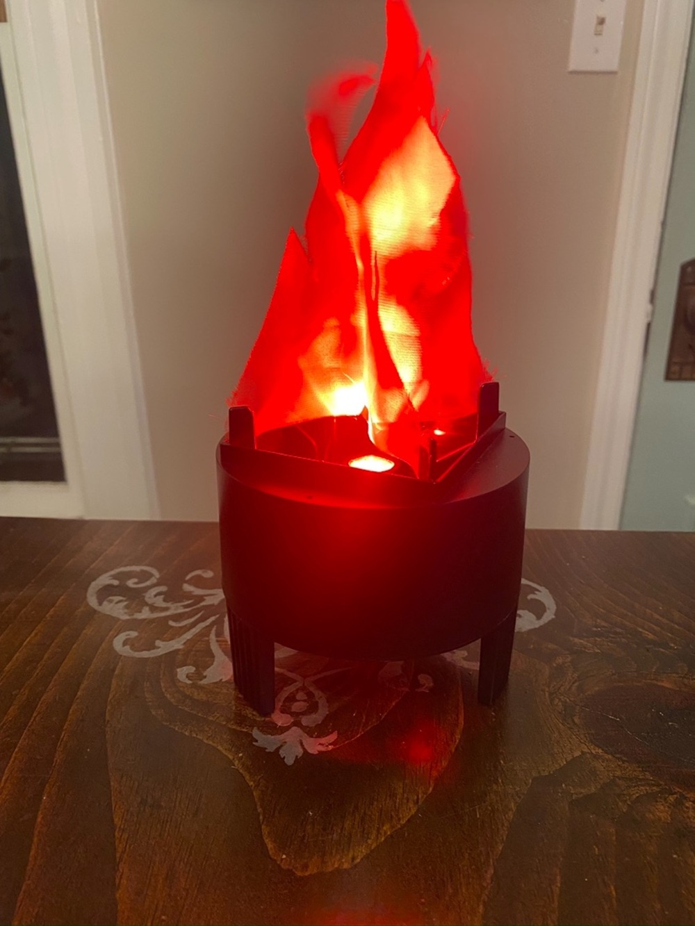 LED Flame Tabletop Lamp in Bright Red